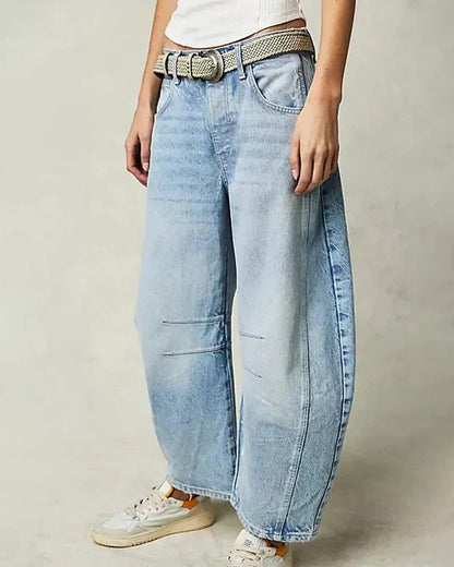 Adeline - Barrel jeans with mid-rise waist for women